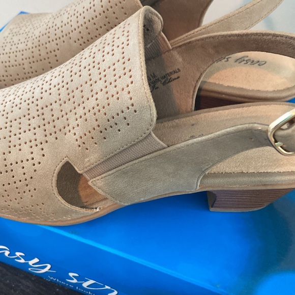 Women Sandals - Picture 5 of 8